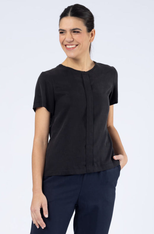 Top Amanda Black