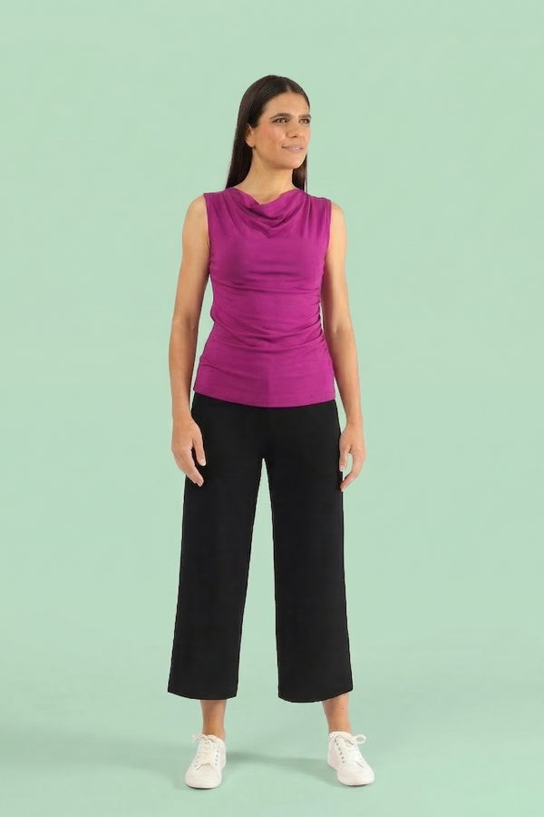 Ärmelloses Damen-Top Nadine in Soft Berry mit elegantem Wasserfall-Ausschnitt