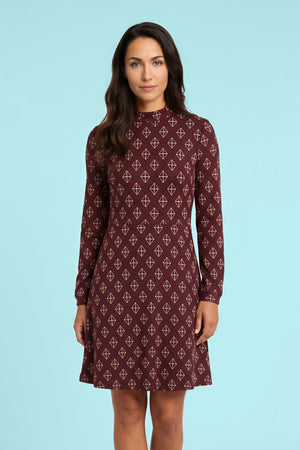 Kleid Astrid Burgundy Nexus – Kleid am Model, Nahaufnahme der Vorderansicht