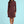 Model trägt das Kleid Astrid Burgundy Nexus – Ganzkörperansicht