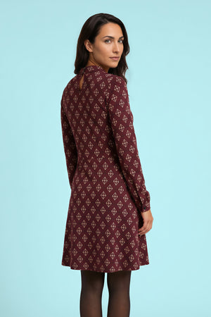 Kleid Astrid Burgundy Nexus – Nahaufnahme, zweite Ansicht