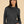 Strickpullover Ronja Graphit – Strickpullover am Model, Nahaufnahme der Vorderansicht