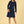 Model trägt das Kleid Suri Blue – Ganzkörperansicht (2. Ansicht)