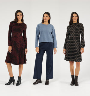 Drei Looks aus der Herbst/Winter-Kollektion von Costura: Kleid Benja Burgundy Maze, Pullover Juna Light Blue und Kleid Astrid Black Nexus – entworfen in Potsdam
